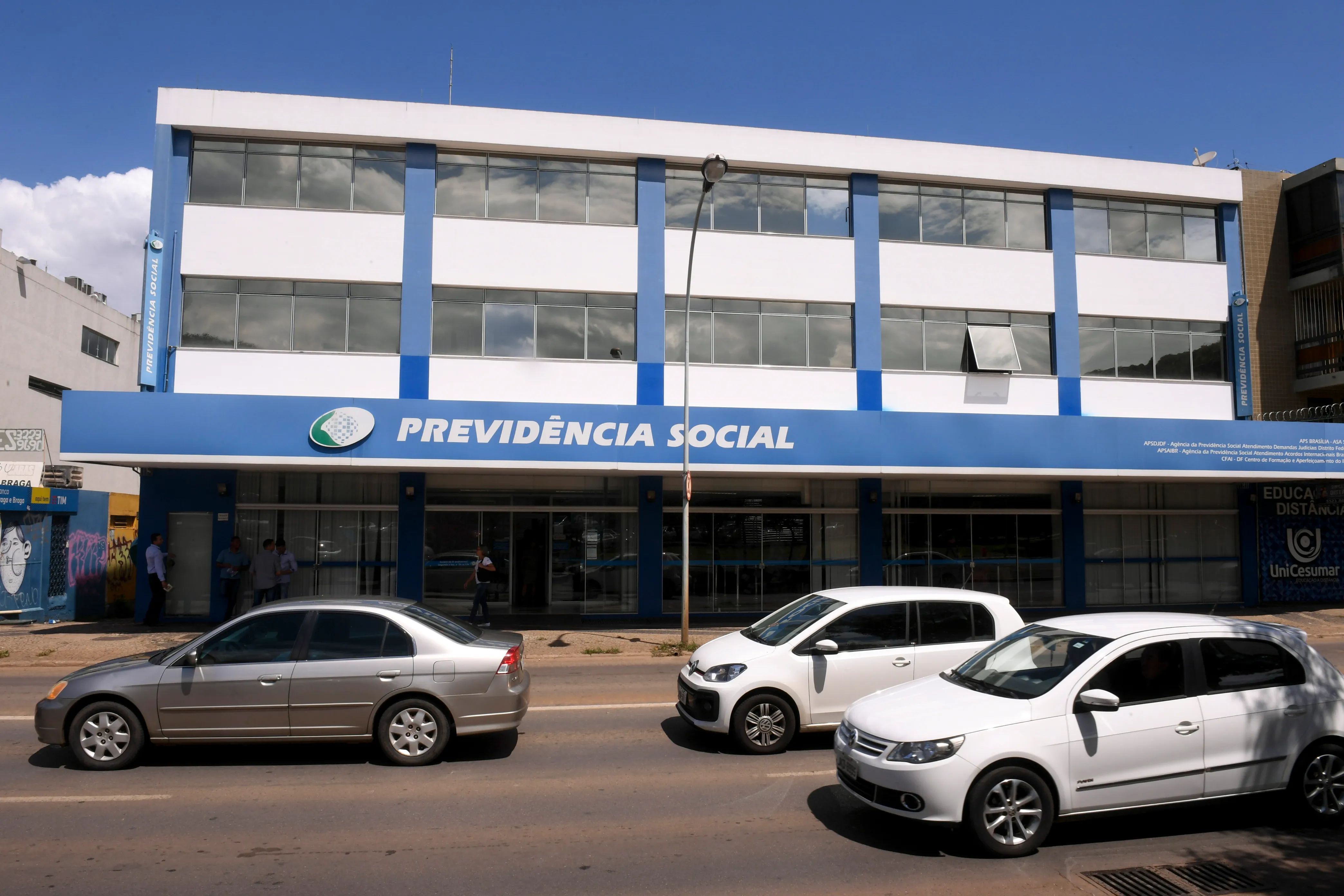 Fachada de uma agência do Instituto Nacional do Seguro Social (INSS).